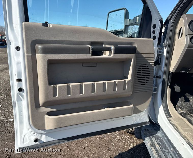 image for item EG2549 2009 Ford F450 Super Duty bucket truck