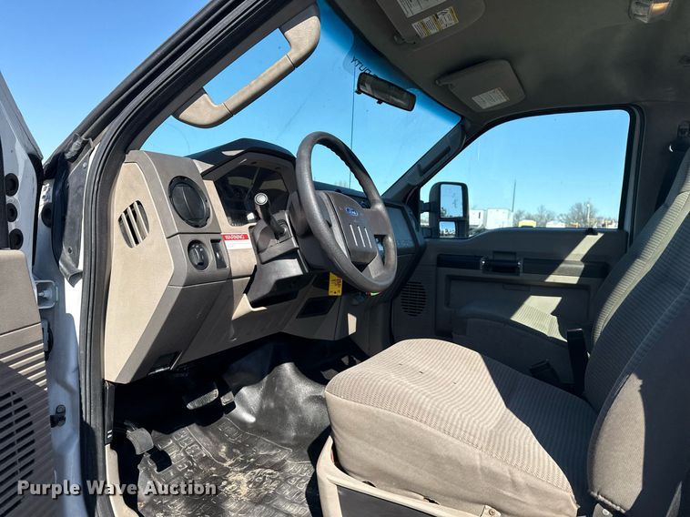 image for item EG2549 2009 Ford F450 Super Duty bucket truck