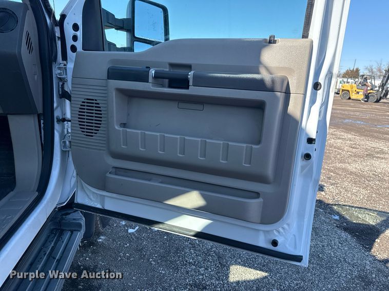 image for item EG2549 2009 Ford F450 Super Duty bucket truck