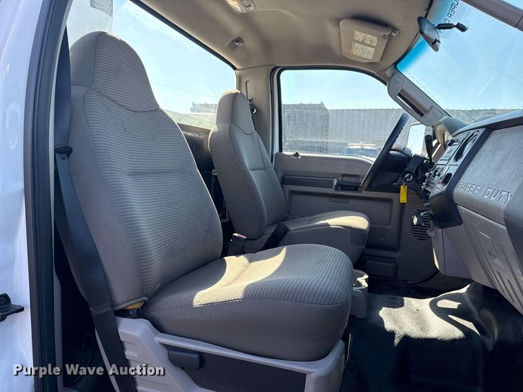 image for item EG2549 2009 Ford F450 Super Duty bucket truck