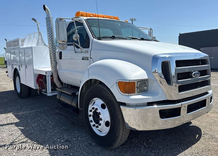 image for item EG5740 2005 Ford F650 Super Duty utility / service truck