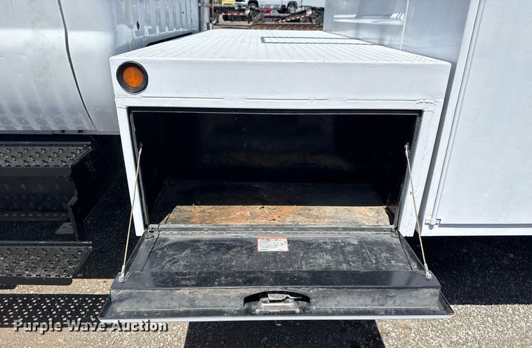 image for item EG5740 2005 Ford F650 Super Duty utility / service truck