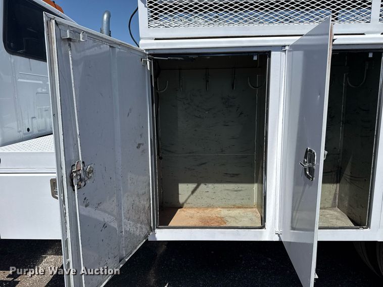 image for item EG5740 2005 Ford F650 Super Duty utility / service truck