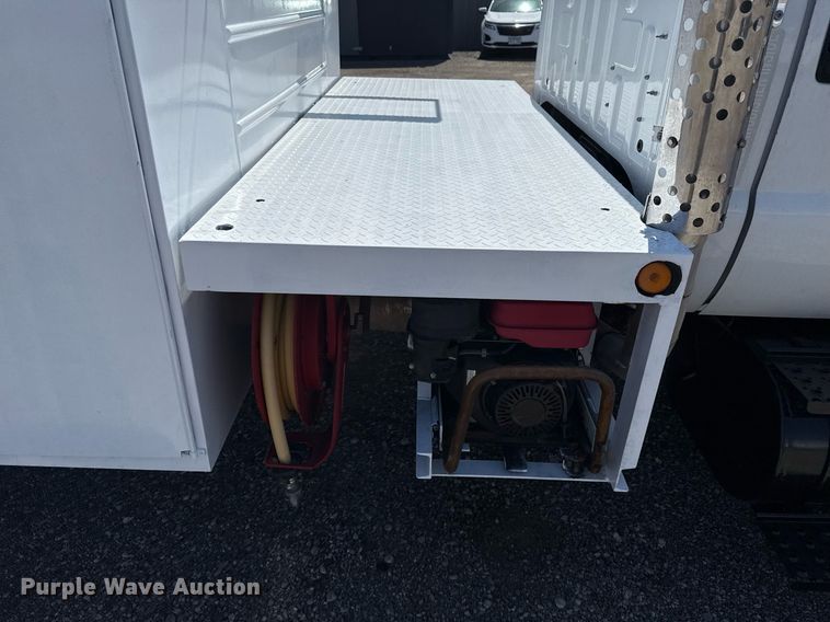 image for item EG5740 2005 Ford F650 Super Duty utility / service truck