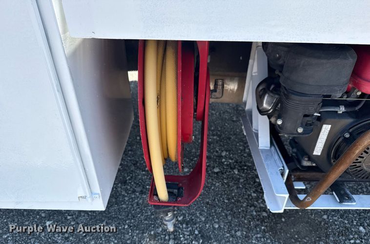 image for item EG5740 2005 Ford F650 Super Duty utility / service truck