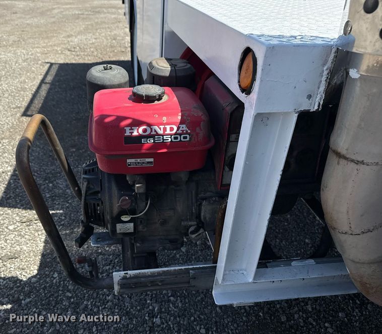 image for item EG5740 2005 Ford F650 Super Duty utility / service truck