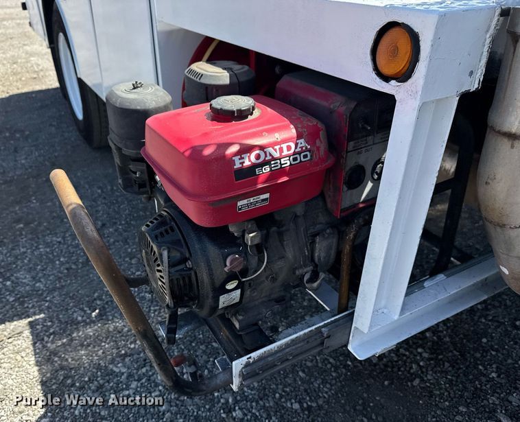 image for item EG5740 2005 Ford F650 Super Duty utility / service truck