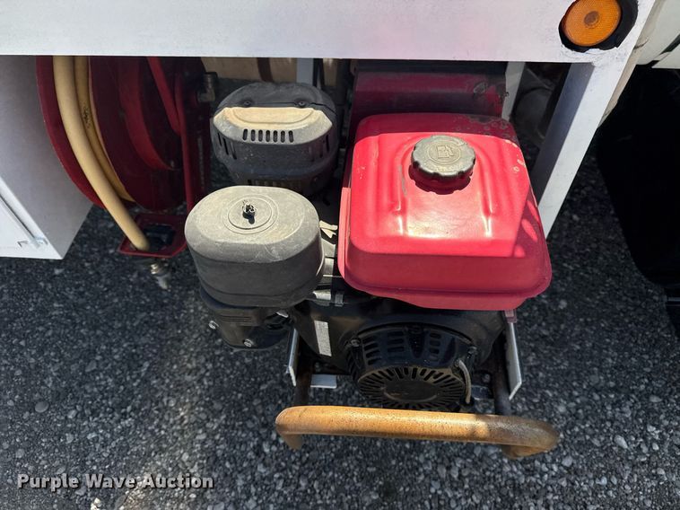 image for item EG5740 2005 Ford F650 Super Duty utility / service truck