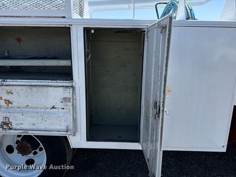 image for item EG5740 2005 Ford F650 Super Duty utility / service truck