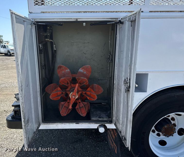 image for item EG5740 2005 Ford F650 Super Duty utility / service truck