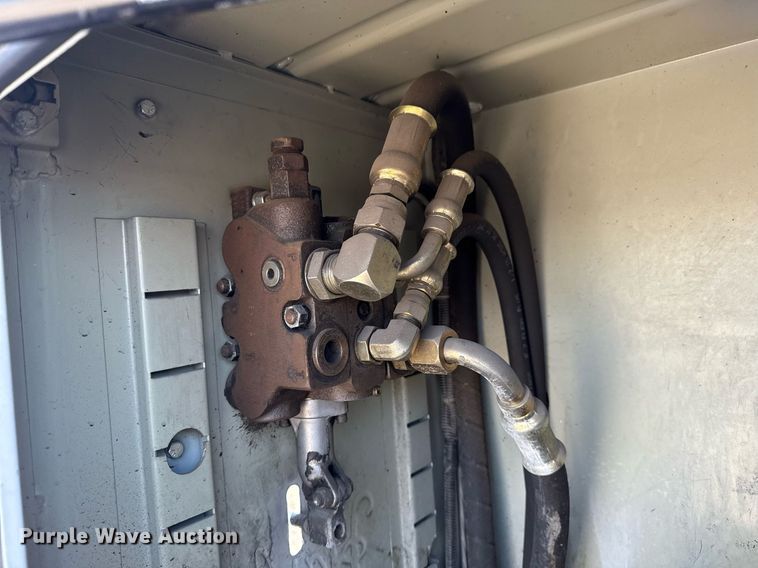 image for item EG5740 2005 Ford F650 Super Duty utility / service truck