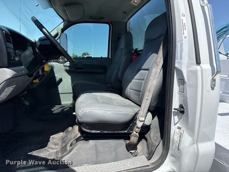 image for item EG5740 2005 Ford F650 Super Duty utility / service truck