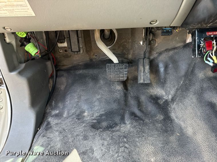 image for item EG5740 2005 Ford F650 Super Duty utility / service truck