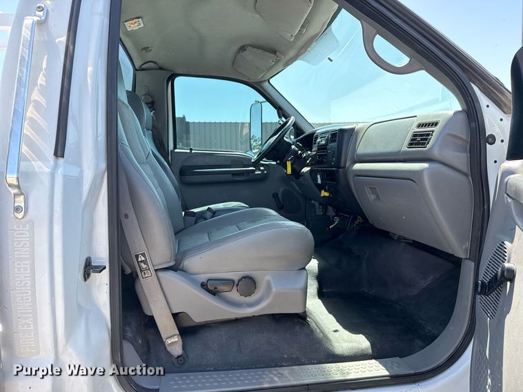 image for item EG5740 2005 Ford F650 Super Duty utility / service truck