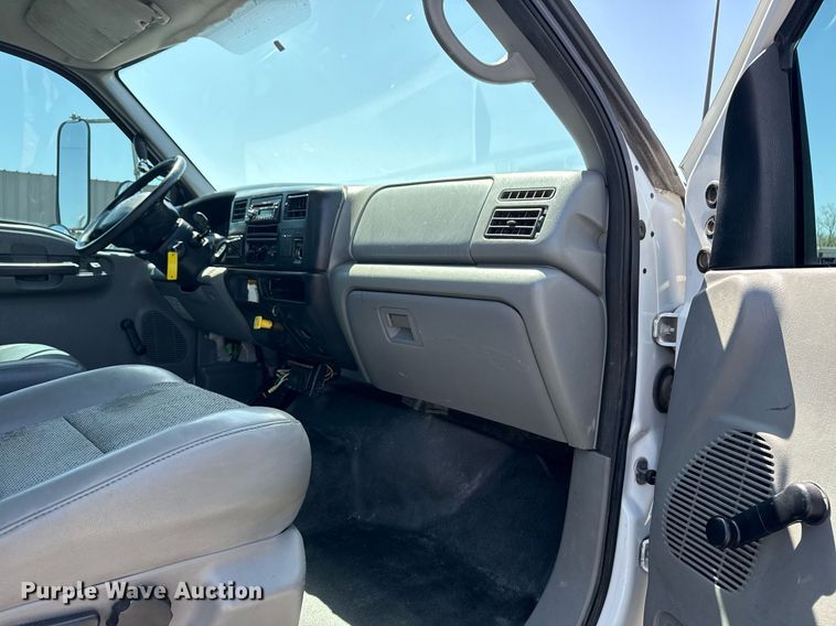 image for item EG5740 2005 Ford F650 Super Duty utility / service truck