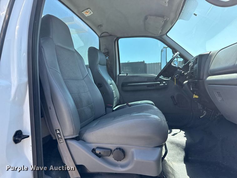 image for item EG5740 2005 Ford F650 Super Duty utility / service truck