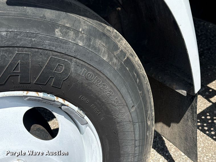 image for item EG5740 2005 Ford F650 Super Duty utility / service truck