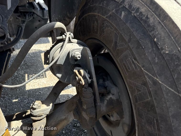 image for item EG5740 2005 Ford F650 Super Duty utility / service truck