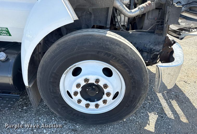 image for item EG5740 2005 Ford F650 Super Duty utility / service truck