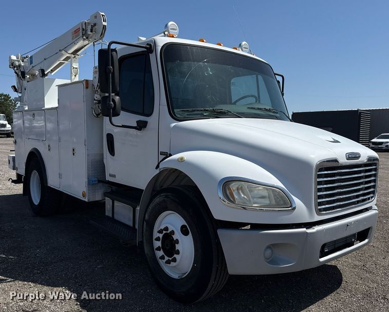 image for item EG5742 2005 Freightliner  Business Class M2 utility / service truck