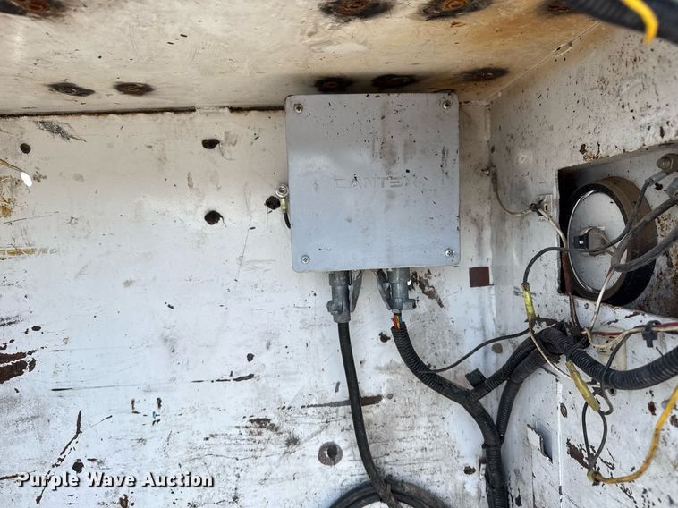 image for item EG5742 2005 Freightliner  Business Class M2 utility / service truck