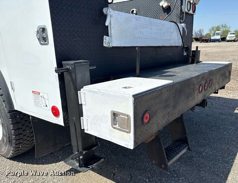 image for item EG5742 2005 Freightliner  Business Class M2 utility / service truck