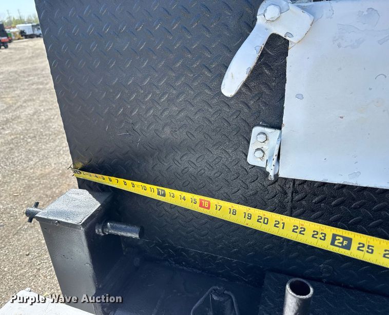 image for item EG5742 2005 Freightliner  Business Class M2 utility / service truck