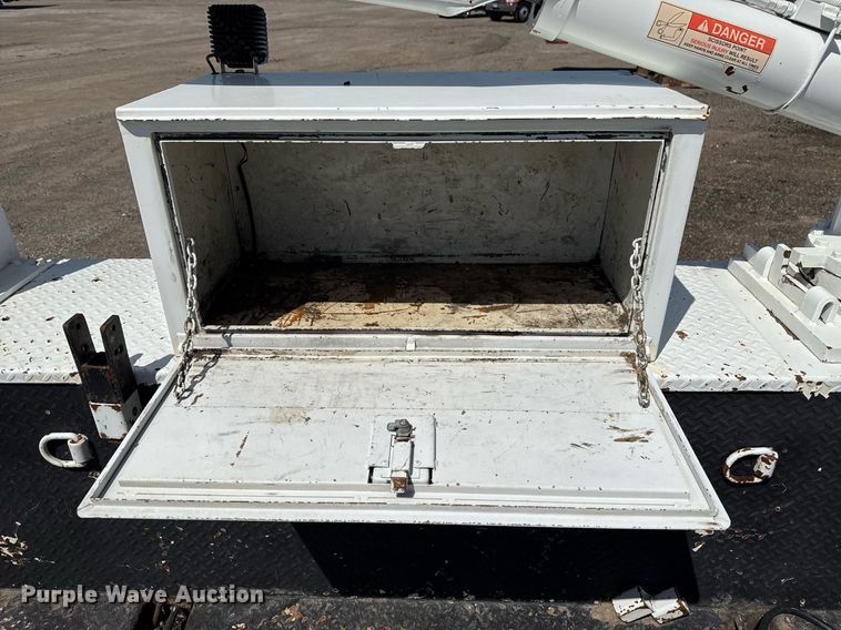 image for item EG5742 2005 Freightliner  Business Class M2 utility / service truck