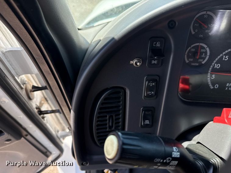 image for item EG5742 2005 Freightliner  Business Class M2 utility / service truck