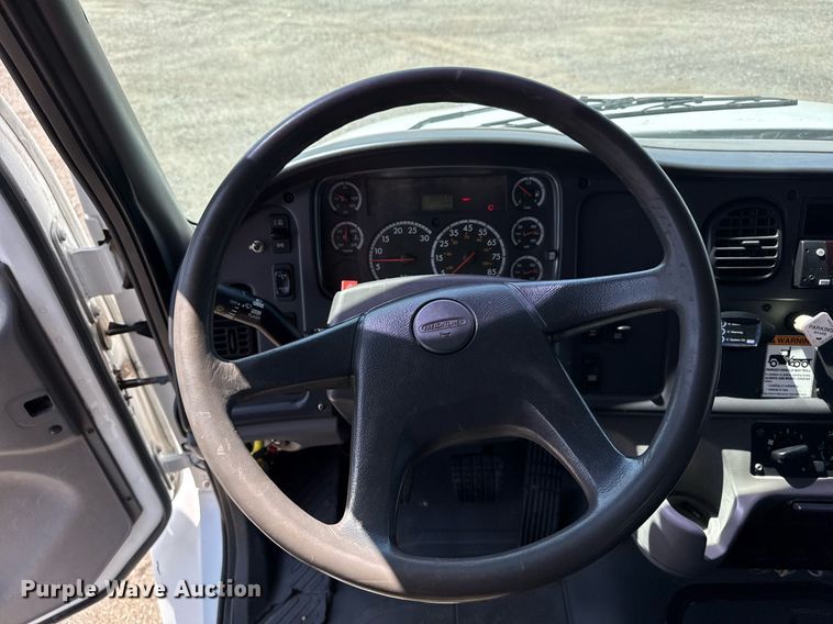 image for item EG5742 2005 Freightliner  Business Class M2 utility / service truck