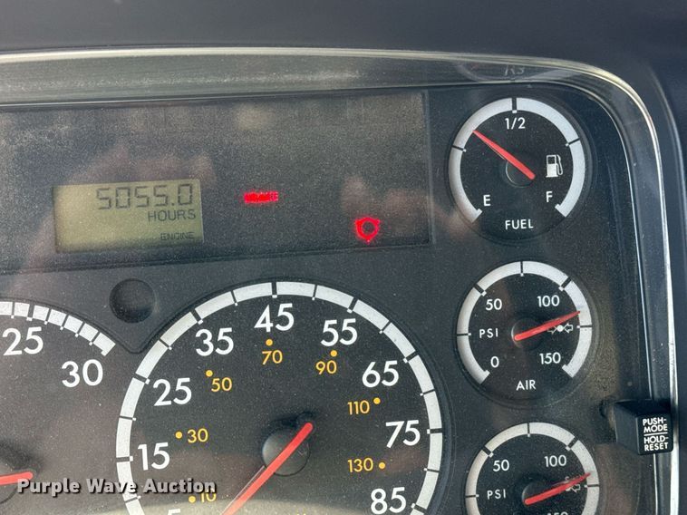 image for item EG5742 2005 Freightliner  Business Class M2 utility / service truck