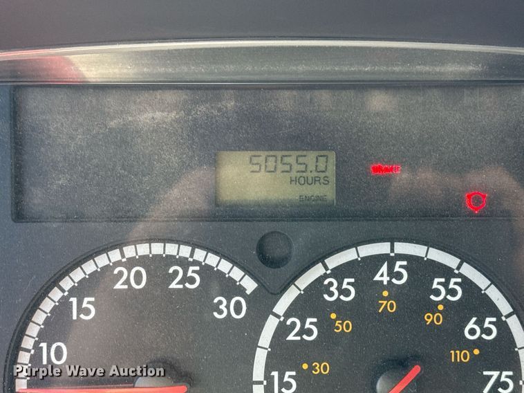 image for item EG5742 2005 Freightliner  Business Class M2 utility / service truck