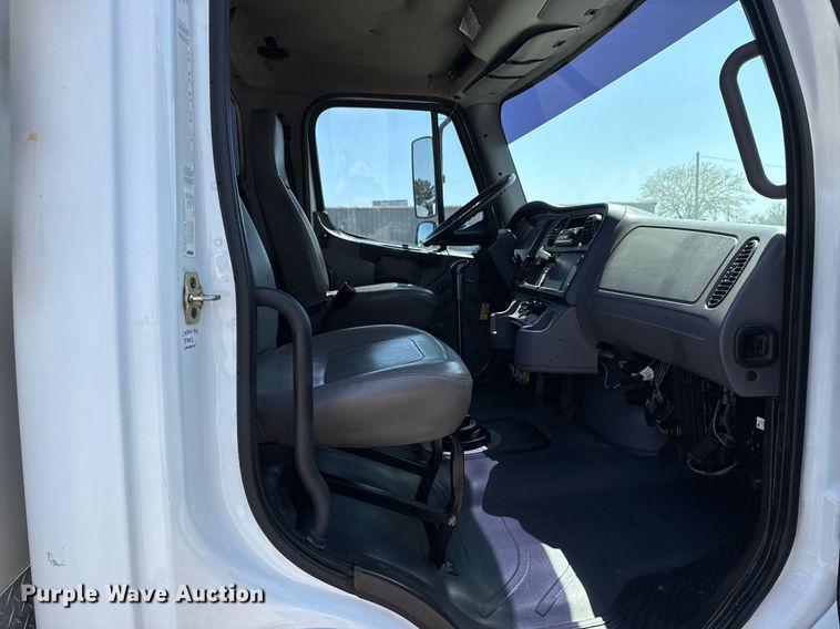 image for item EG5742 2005 Freightliner  Business Class M2 utility / service truck