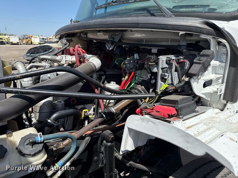 image for item EG5742 2005 Freightliner  Business Class M2 utility / service truck