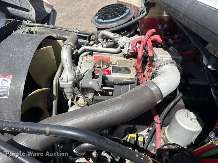 image for item EG5742 2005 Freightliner  Business Class M2 utility / service truck