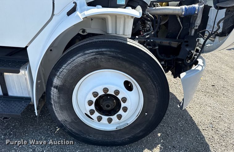 image for item EG5742 2005 Freightliner  Business Class M2 utility / service truck