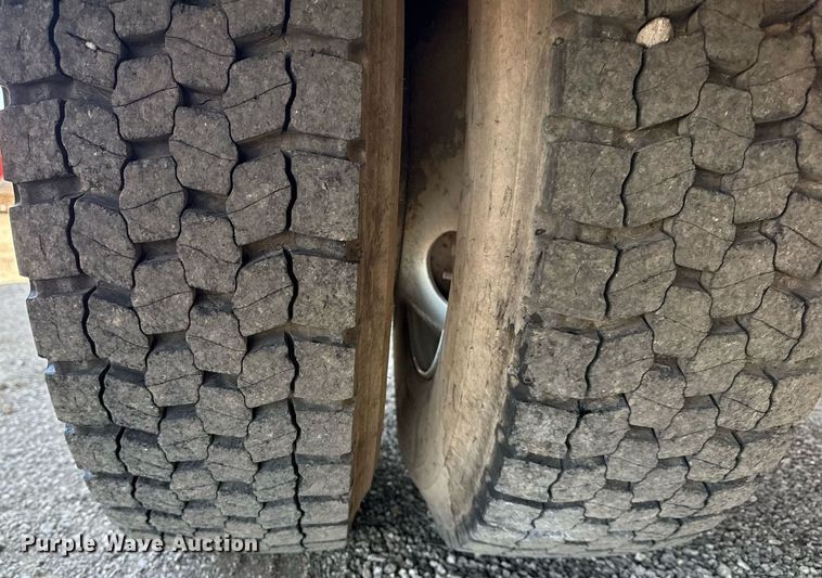 image for item EG5742 2005 Freightliner  Business Class M2 utility / service truck