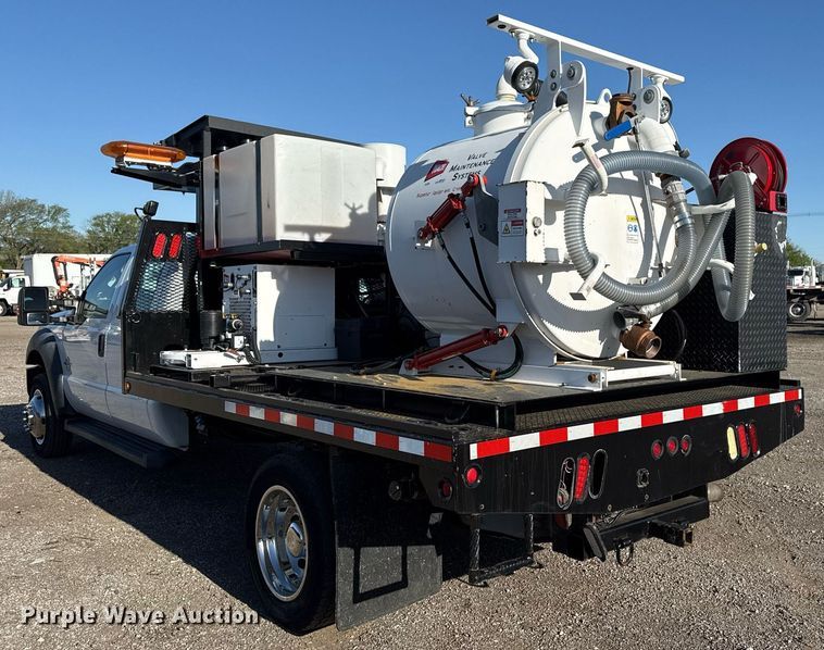 image for item EG5747 2011 Ford F550 Super Duty Crew Cab flatbed pickup truck