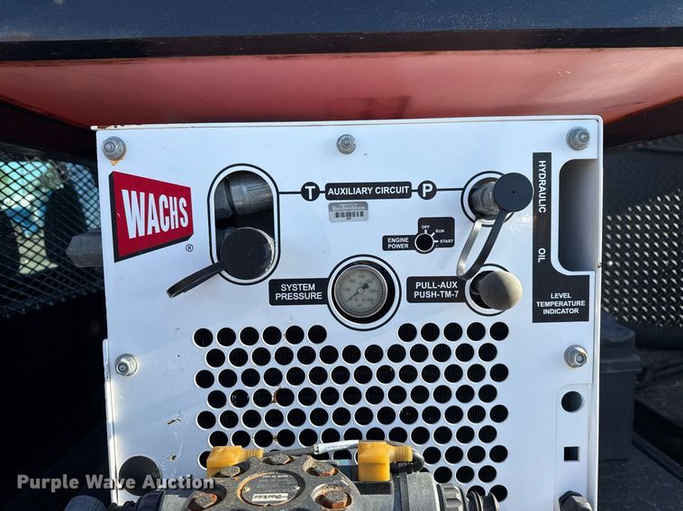 image for item EG5747 2011 Ford F550 Super Duty Crew Cab flatbed pickup truck