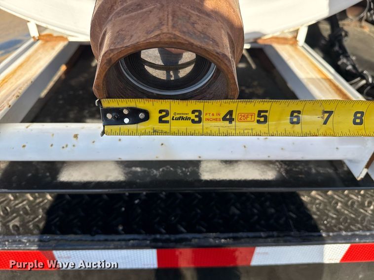 image for item EG5747 2011 Ford F550 Super Duty Crew Cab flatbed pickup truck