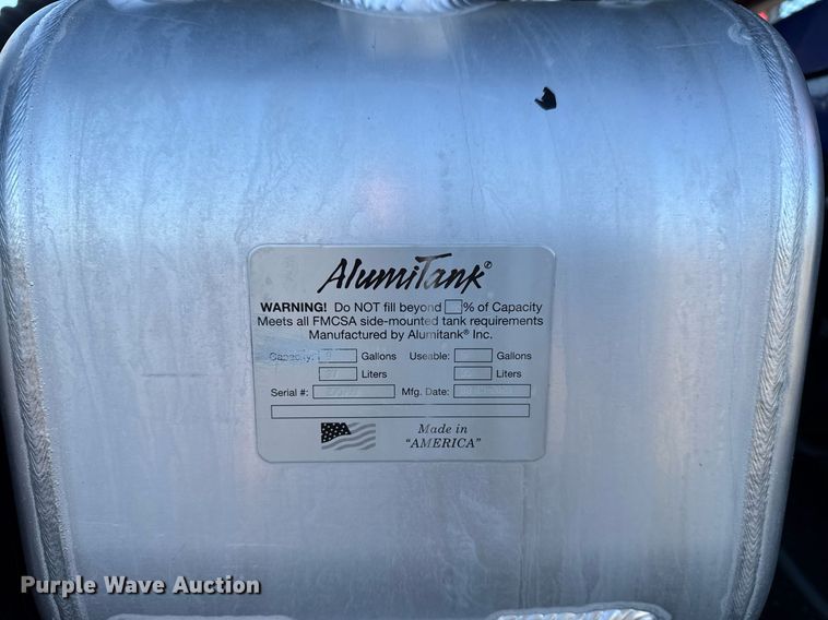 image for item EG5747 2011 Ford F550 Super Duty Crew Cab flatbed pickup truck