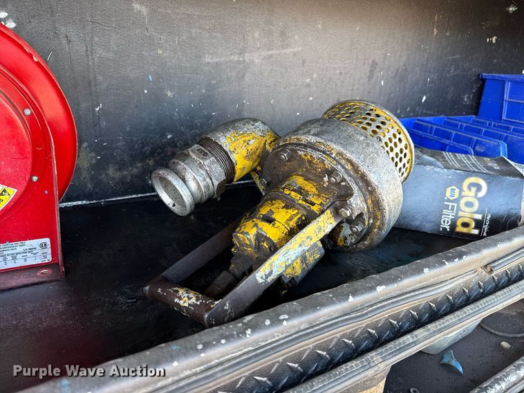 image for item EG5747 2011 Ford F550 Super Duty Crew Cab flatbed pickup truck