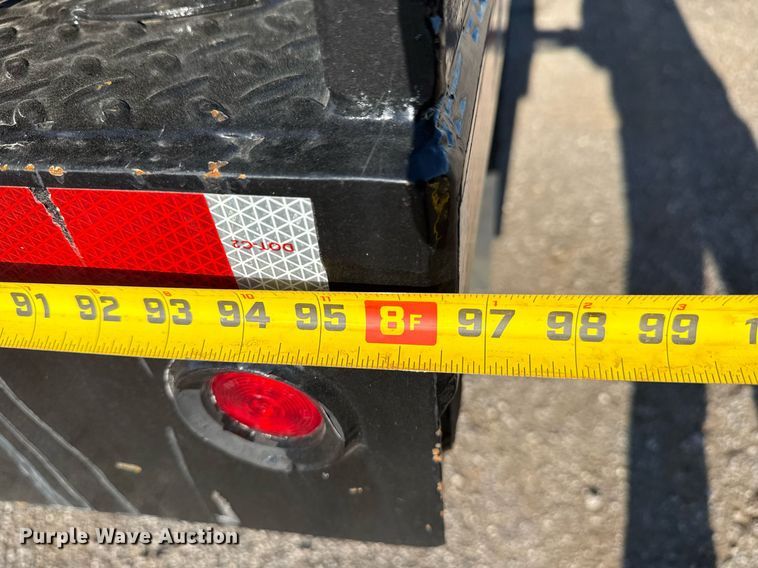 image for item EG5747 2011 Ford F550 Super Duty Crew Cab flatbed pickup truck