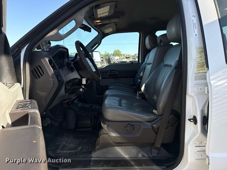 image for item EG5747 2011 Ford F550 Super Duty Crew Cab flatbed pickup truck