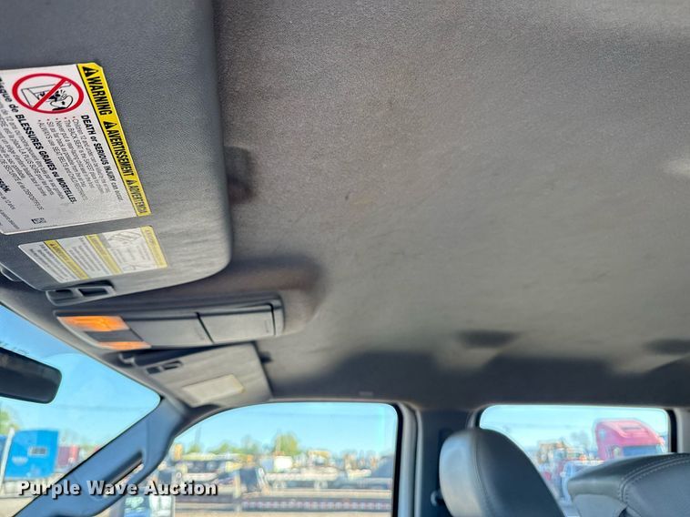 image for item EG5747 2011 Ford F550 Super Duty Crew Cab flatbed pickup truck