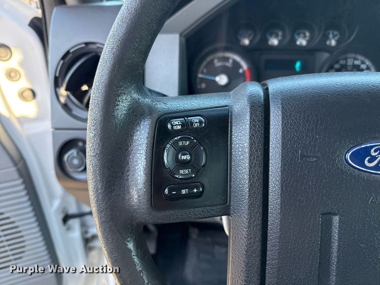 image for item EG5747 2011 Ford F550 Super Duty Crew Cab flatbed pickup truck