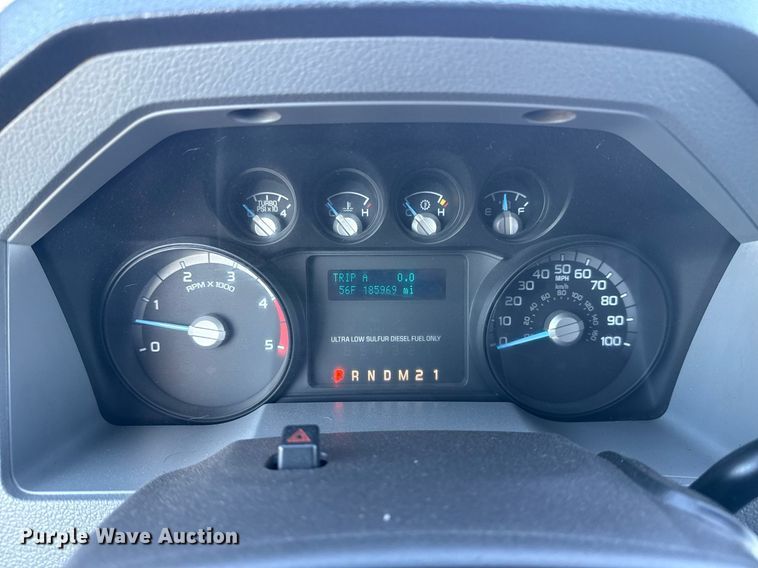 image for item EG5747 2011 Ford F550 Super Duty Crew Cab flatbed pickup truck