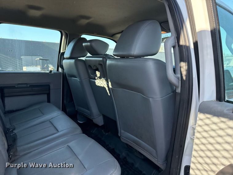 image for item EG5747 2011 Ford F550 Super Duty Crew Cab flatbed pickup truck