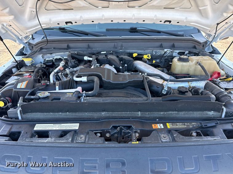 image for item EG5747 2011 Ford F550 Super Duty Crew Cab flatbed pickup truck