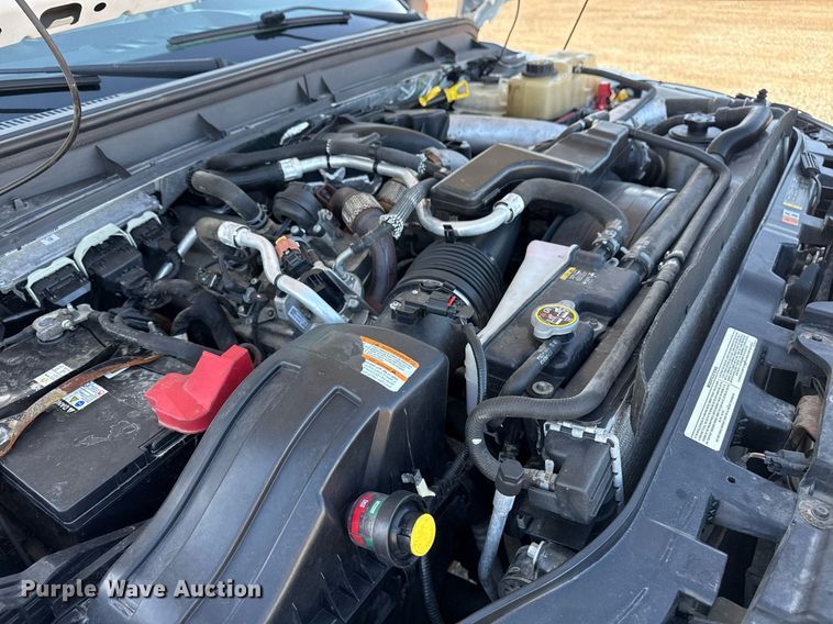 image for item EG5747 2011 Ford F550 Super Duty Crew Cab flatbed pickup truck